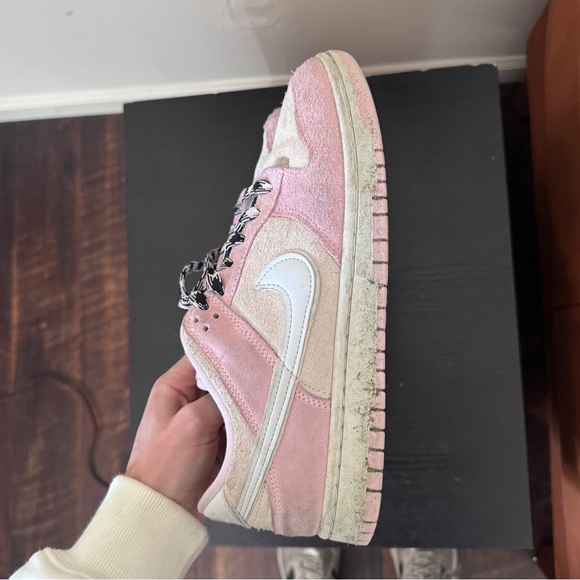 Nike Shoes - Cute Nike dunks! Great condition.